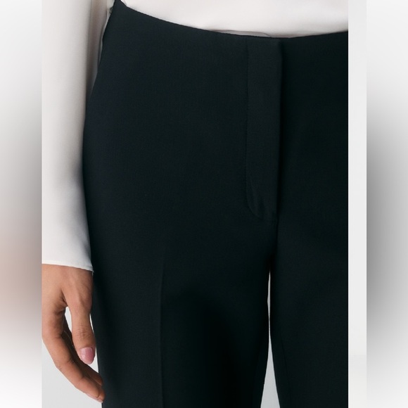 Babaton
Markova Pant - (Re)ssential Black Size 6  office wear, minimalist casual - Picture 4 of 13